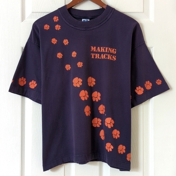 Russell 90's Vintage Making Tracks Paw Prints Short Sleeve Crewneck Tee Navy L - Picture 1 of 12